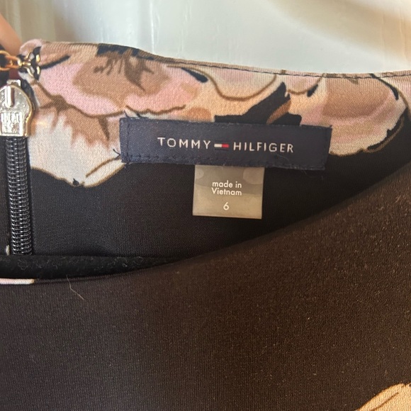 Tommy Hilfiger Black Floral Jersey Bell Sleeve Dress Size 6 - Picture 8 of 9